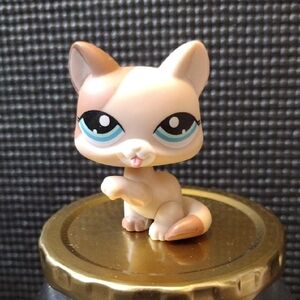 LPS - Paw Up Brown Kitty